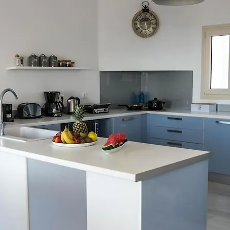 Mariza - Everything You Need Villa Marathion